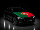 [EXCLUSIVO] Bandeira de Capô Elástica – Compatível com todos os carros